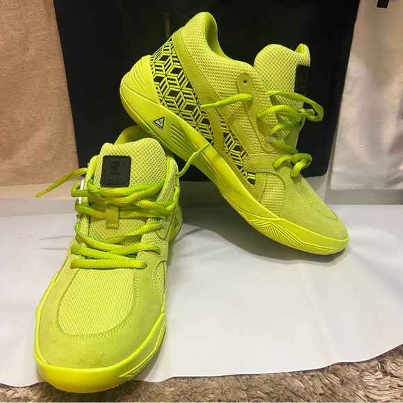 MCM Neon Yellow Geometric Sneakers - Picture 6 of 9